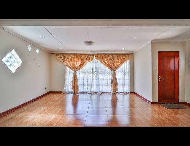 4 BEDROOM HOUSE FOR SALE IN BOUGHTON